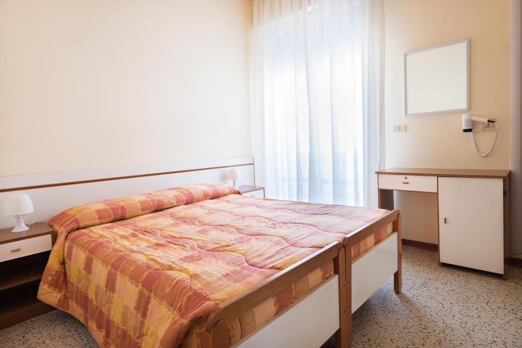 Hotel Continental Gatteo a Mare Ngoại thất bức ảnh