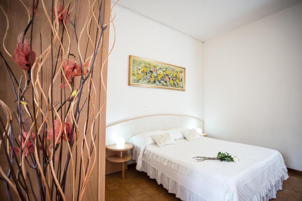Hotel Continental Gatteo a Mare Ngoại thất bức ảnh
