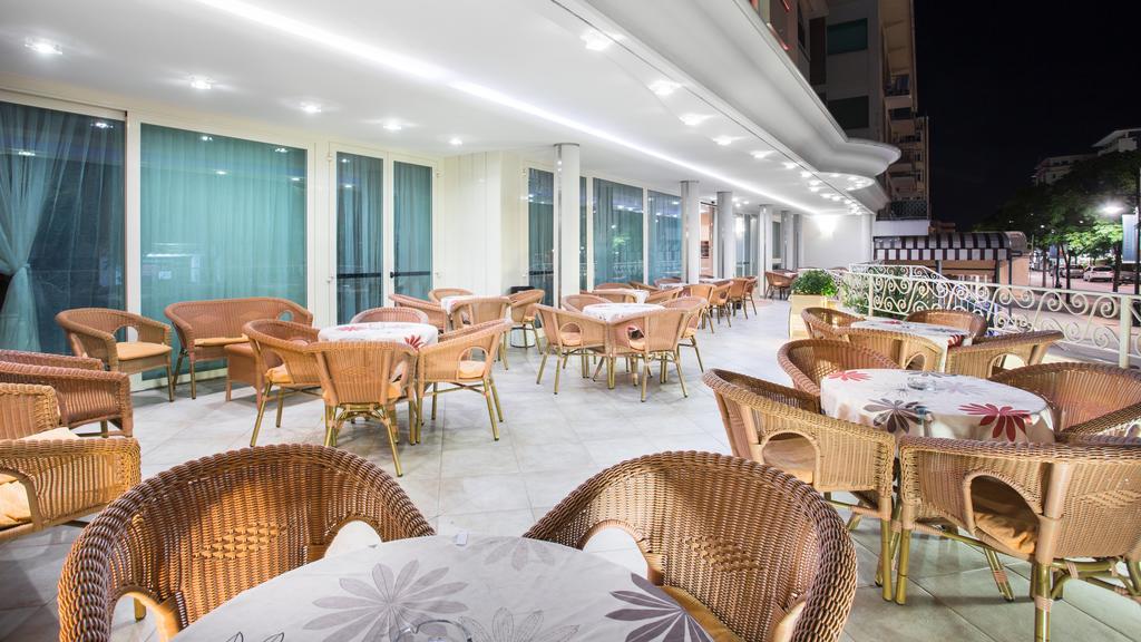 Hotel Continental Gatteo a Mare Ngoại thất bức ảnh