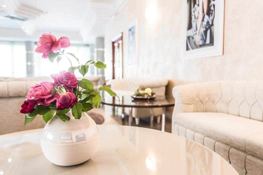 Hotel Continental Gatteo a Mare Ngoại thất bức ảnh