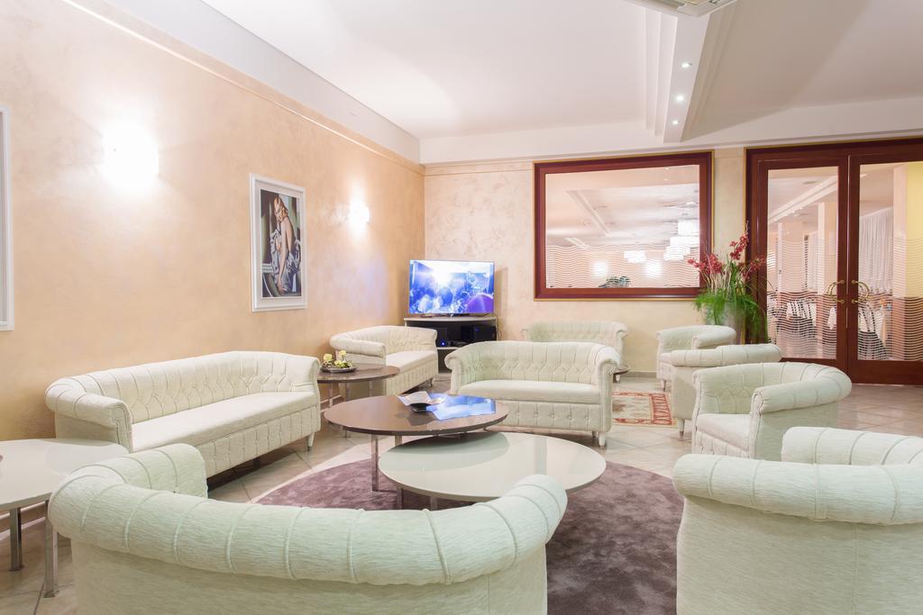 Hotel Continental Gatteo a Mare Ngoại thất bức ảnh